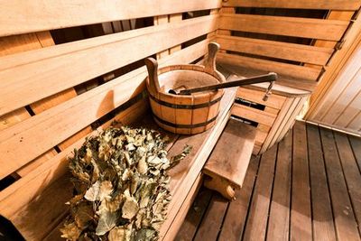 How to Enjoy the Health Benefits of a Sauna